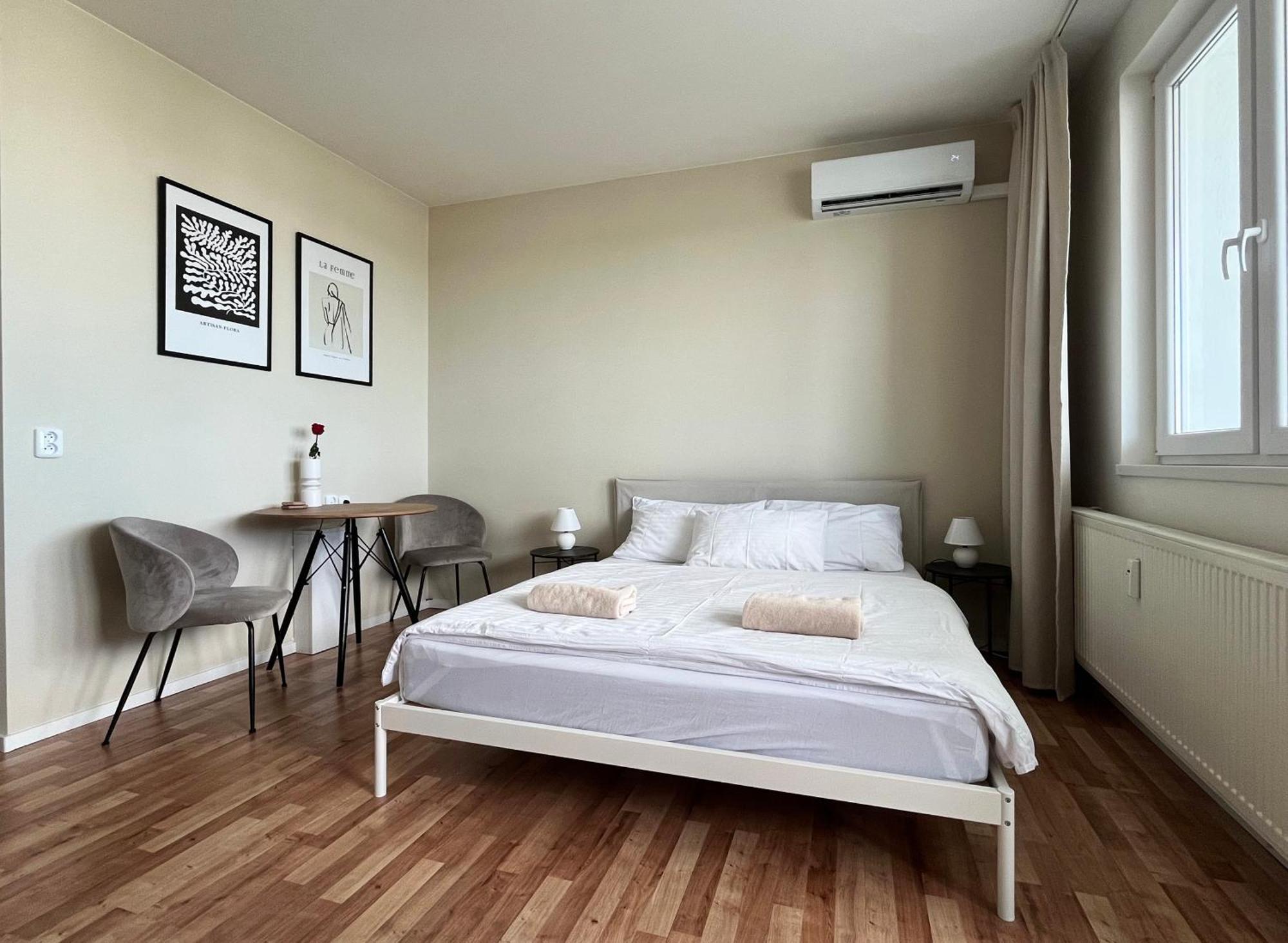 Air-Conditioned Studio, Close To City Centre & Tram Stop Bratislava Exterior foto